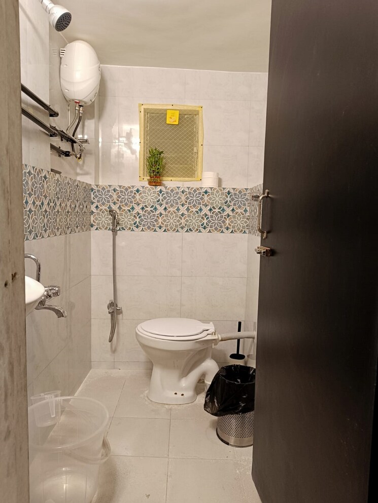 Bathroom, bandra west 2 Bedroom 750 Sq.Ft. Apartment In Bandra West Mumbai 8730247