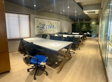  Office Space For Rent in Makarba