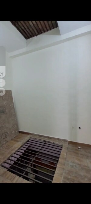 Room in 3 BHK Builder Floor at Vasundhara Sector 1 – for Sale