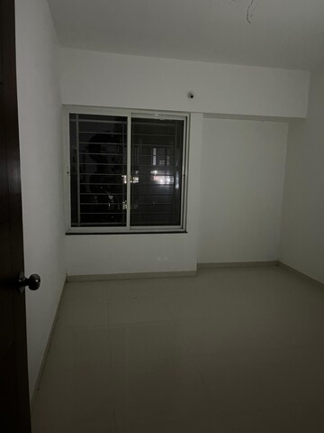 Room in 2 BHK Apartment at Drushti Gloria, Katraj – for Sale