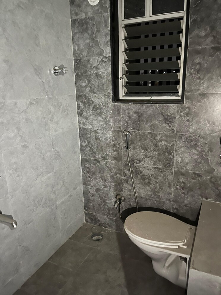 Bathroom, drushti-gloria 2 Bedroom 639 Sq.Ft. Apartment In Katraj Pune 8730301