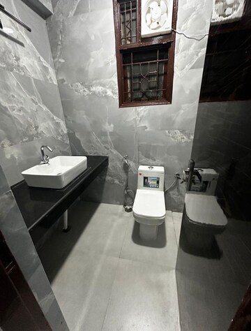 3 BHK Builder Floor For Rent in Saket