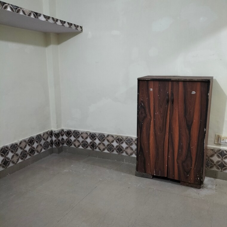 Bedroom, new ashok nagar 1 RK 30 Sq.Yd. Builder Floor In New Ashok Nagar Delhi 8730320