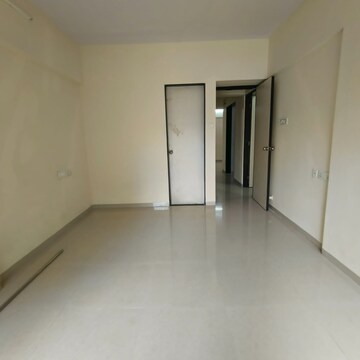 Room in 2.5 BHK Apartment at Omkar Signet, Malad East – for Rent