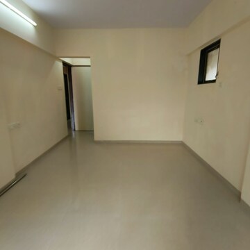 Room in 2.5 BHK Apartment at Omkar Signet, Malad East – for Rent