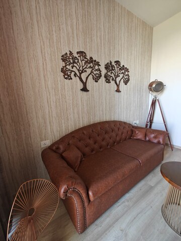 Furnished Amenities in 3 BHK Apartment at DLF The Ultima, Sector 81 – for Rent