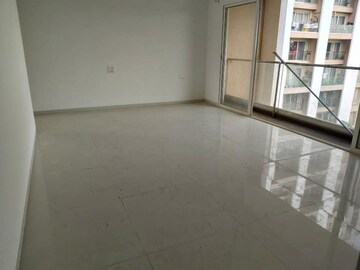 Room in 2 BHK Apartment at Akshar Alltorios, Hadapsar – for Rent