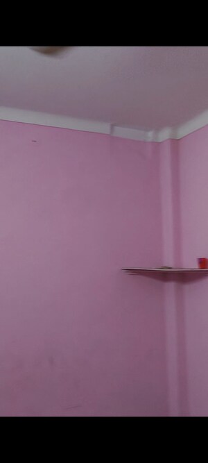 Furnished Amenities in 3 BHK Builder Floor at Laxmi Nagar – for Sale