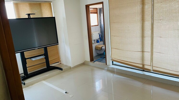 Room, anand nagar Commercial Office Space 2000 Sq.Ft. In Anand Nagar Ahmedabad 8730373