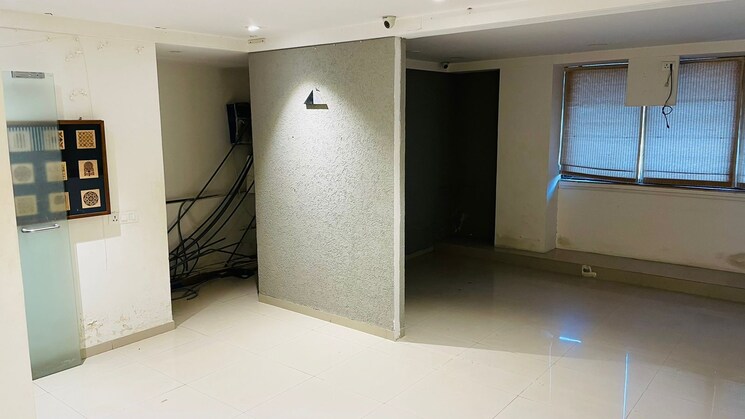 Room, anand nagar Commercial Office Space 2000 Sq.Ft. In Anand Nagar Ahmedabad 8730373