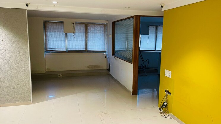 Room, anand nagar Commercial Office Space 2000 Sq.Ft. In Anand Nagar Ahmedabad 8730373