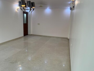 Room in 3 BHK Independent House at RWA Apartments Sector 39, Sector 39 – for Rent