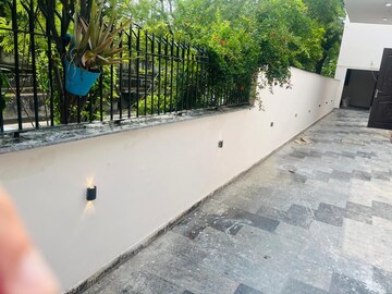 Balcony in 3 BHK Independent House at RWA Apartments Sector 39, Sector 39 – for Rent