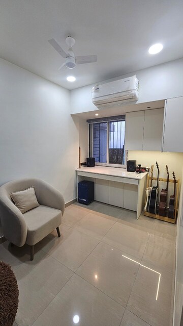 Room in 2.5 BHK Apartment at Padmavati Trikutta Towers CHS, Powai – for Sale