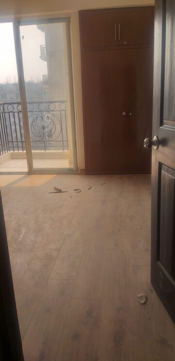 Room in 2 BHK Apartment at Prateek Grand City, Siddharth Vihar – for Rent