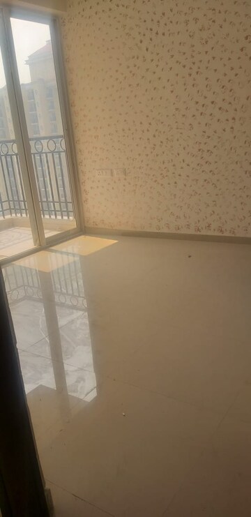 Room in 2 BHK Apartment at Prateek Grand City, Siddharth Vihar – for Rent