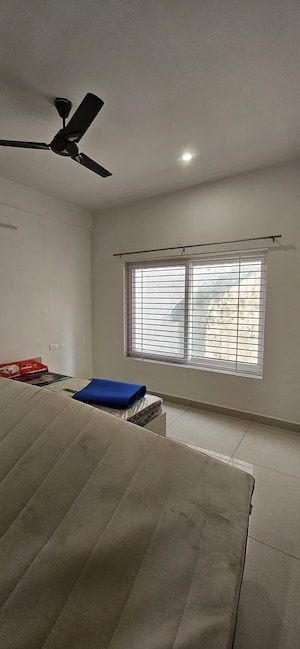 Room in 2 BHK Apartment at Lakshmipuram – for Sale