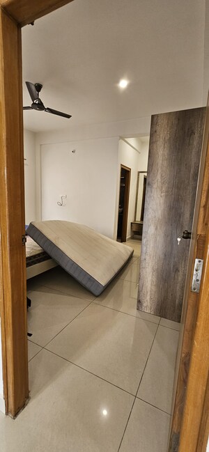 Room in 2 BHK Apartment at Lakshmipuram – for Sale