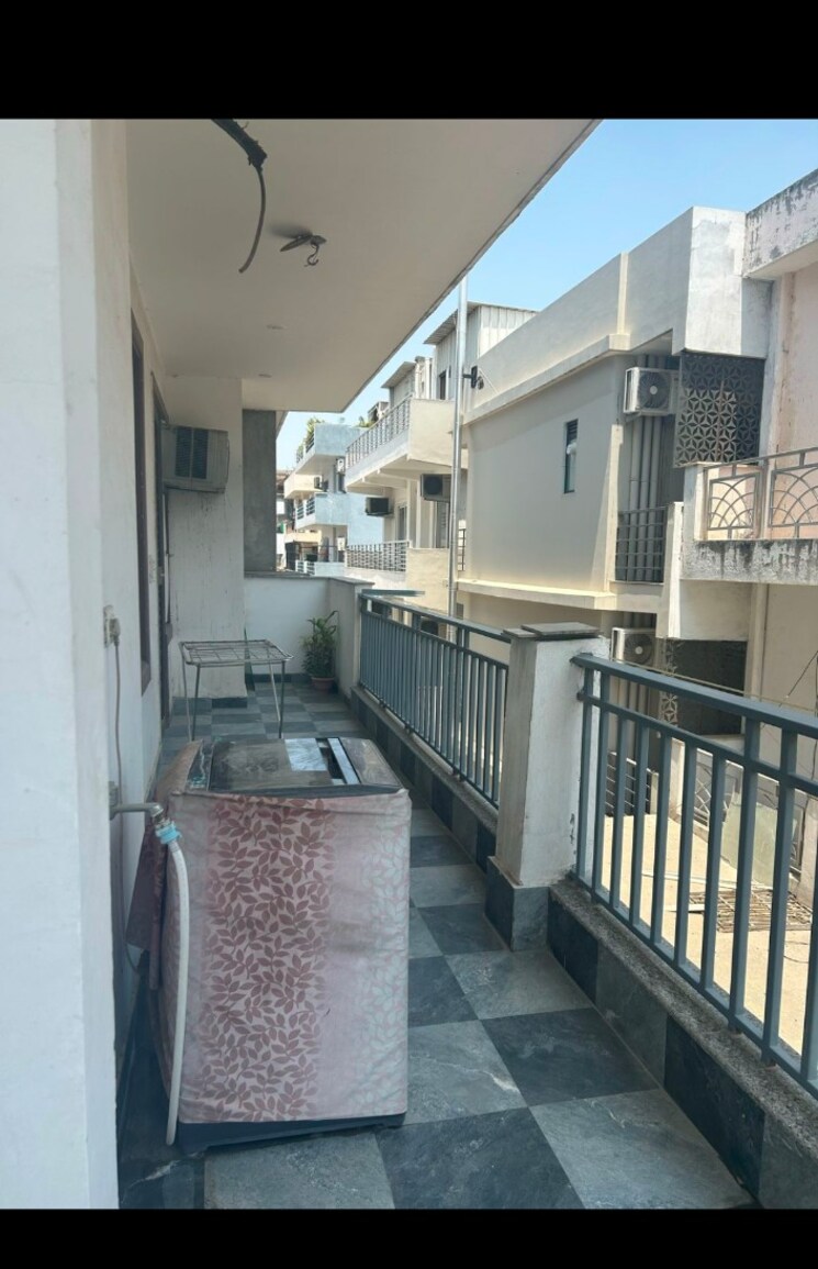 Kitchen, sas-tower 2 Bedroom 2200 Sq.Ft. Builder Floor In Sector 38 Gurgaon 8730519