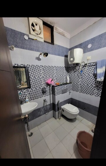Master Bedroom in 2 BHK Builder Floor at RWA Residential Society Sector 46, Sector 46 – for Rent