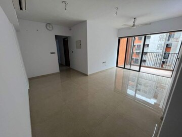 2 BHK Apartment For Rent in Lodha Lakeshore Greens, Dombivli East