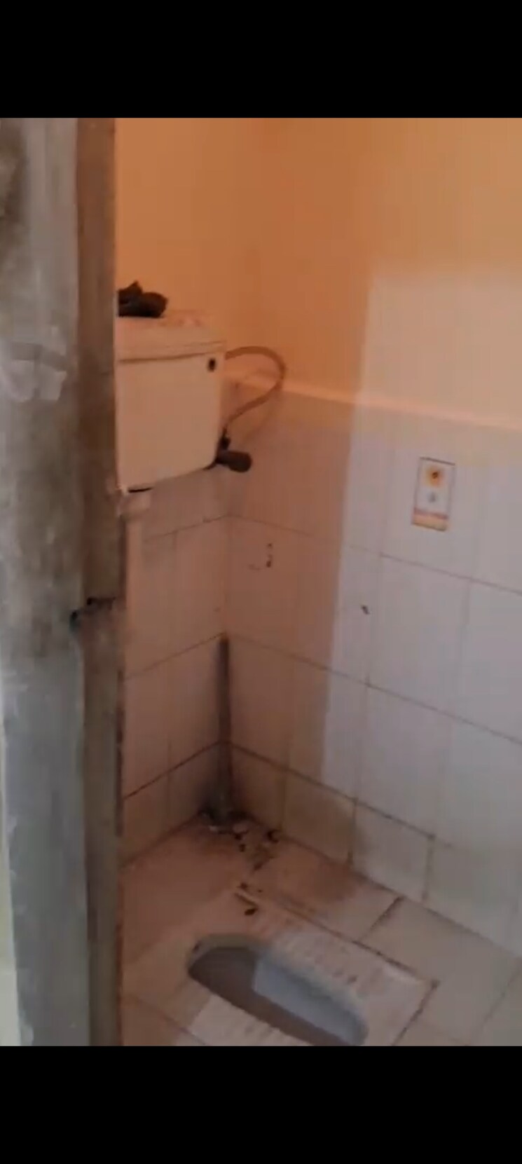 Bathroom, baba-ekta 1 RK 250 Sq.Ft. Apartment In Kurla East Mumbai 8730537