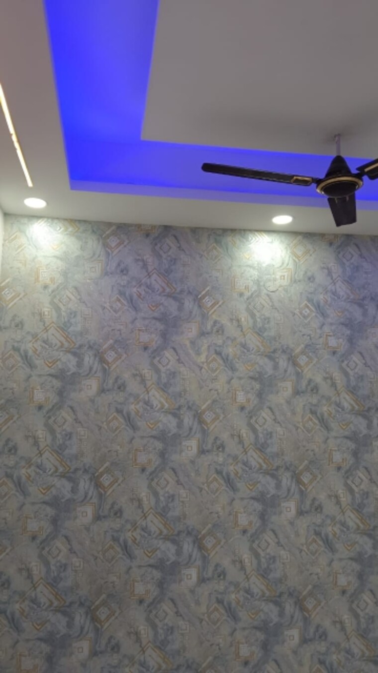 Room, sector 73 2 Bedroom 650 Sq.Ft. Builder Floor In Sector 73 Noida 8730548