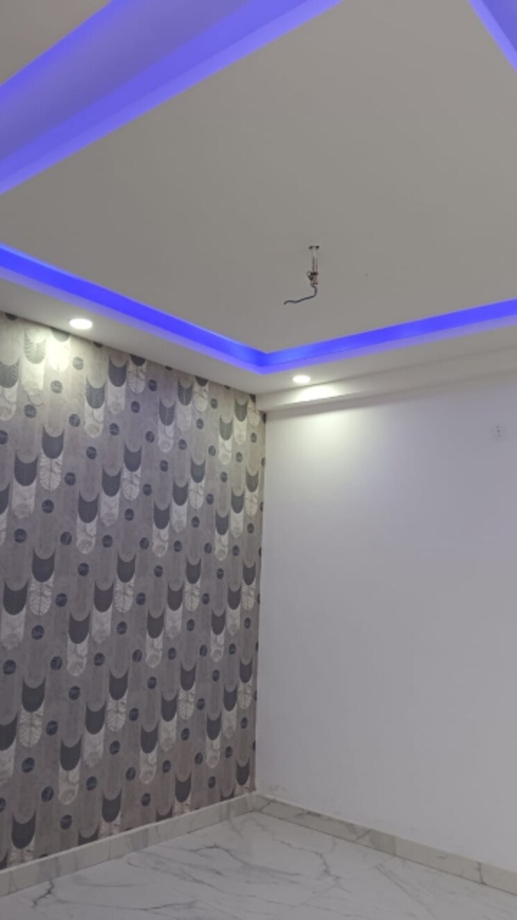 Bedroom, sector 73 2 Bedroom 900 Sq.Ft. Builder Floor In Sector 73 Noida 8730553