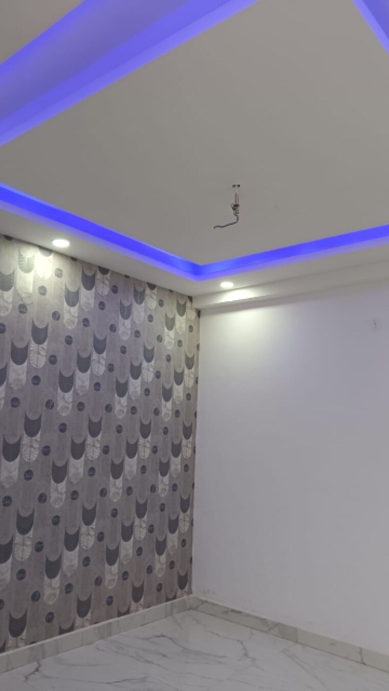 Bedroom, sector 73 2 Bedroom 900 Sq.Ft. Builder Floor In Sector 73 Noida 8730553