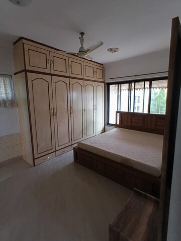 Bedroom in 2 BHK Apartment at Andheri West – for Rent