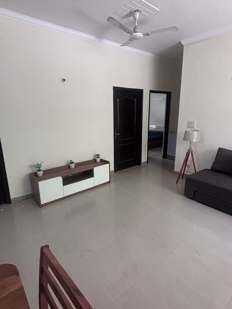 undefined, unitech-south-city-1 3 Bedroom 1800 Sq.Ft. Builder Floor In South City 1 Gurgaon 8730575