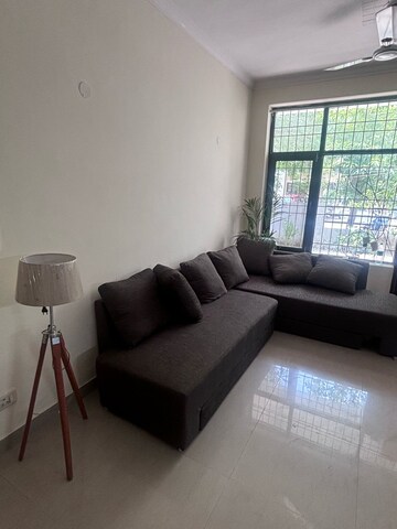 Living Room in 3 BHK Builder Floor at Unitech South City 1, South City 1 – for Rent