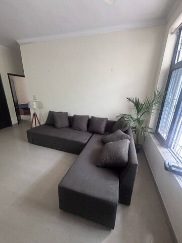 Living Room in 3 BHK Builder Floor at Unitech South City 1, South City 1 – for Rent
