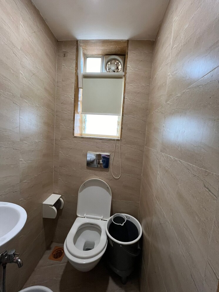 Bathroom, andheri west 1 Bedroom 600 Sq.Ft. Apartment In Andheri West Mumbai 8730568