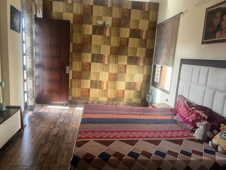 Bedroom, ss-southend-floors 3 Bedroom 1800 Sq.Ft. Builder Floor In South City 2 Gurgaon 8730600