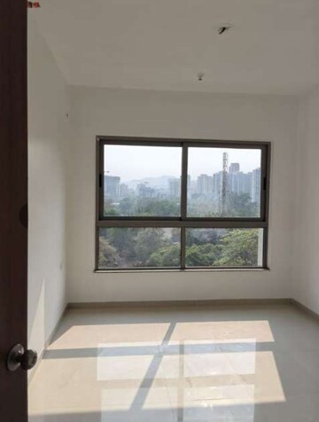 Room in 3 BHK Apartment at Kalpataru Immensa, Kolshet Road – for Rent