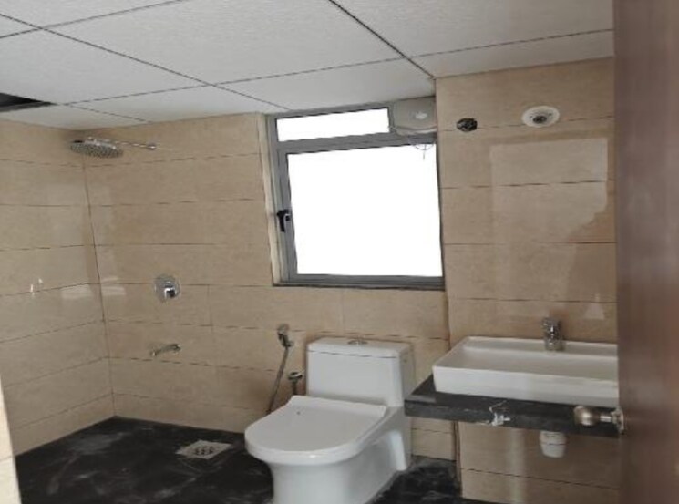 Bathroom, kalpataru-immensa 3 Bedroom 1300 Sq.Ft. Apartment In Kolshet Road Thane 8730680