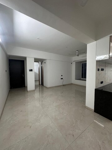 Room in 2 BHK Apartment at LMS Finswell Woods, Viman Nagar – for Rent