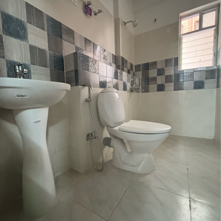 Bathroom, sunland-residency 2 Bedroom 860 Sq.Ft. Apartment In Bablatala Kolkata 8730694