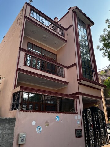 5 BHK Independent House For Sale in New Palam Vihar Phase 1