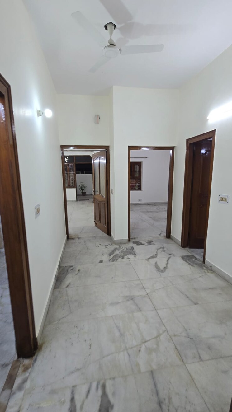 Room, south extension ii 3 Bedroom 2000 Sq.Ft. Builder Floor In South Extension ii Delhi 8730732