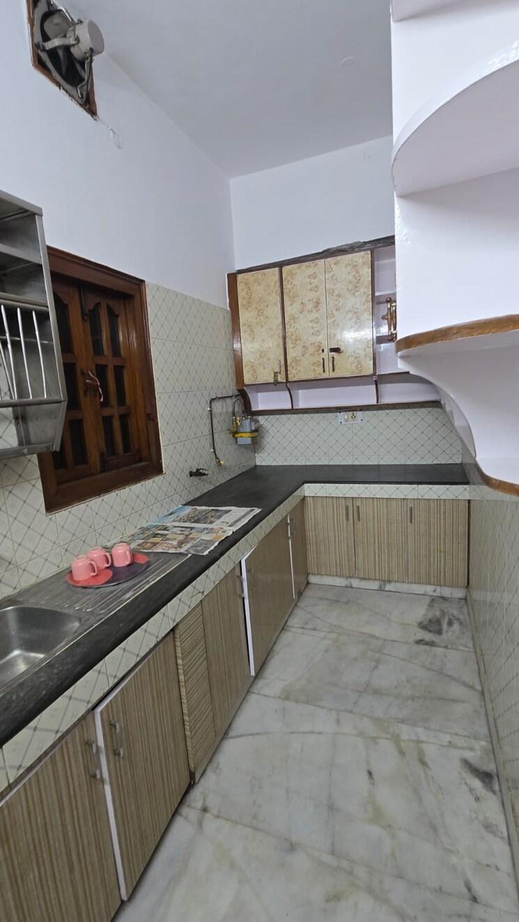 Kitchen, south extension ii 3 Bedroom 2000 Sq.Ft. Builder Floor In South Extension ii Delhi 8730732