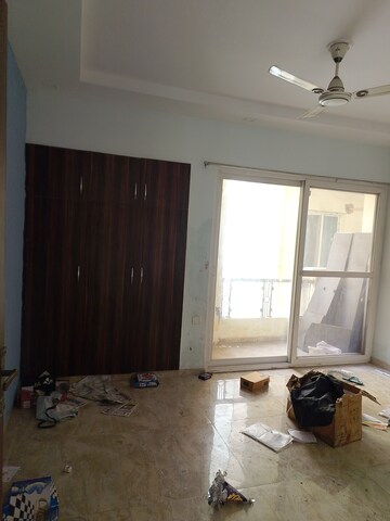 Room in 2 BHK Apartment at MI Rustle Court, Gomti Nagar – for Rent