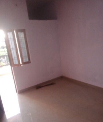 Room in 2 BHK Independent House at Aliganj – for Rent