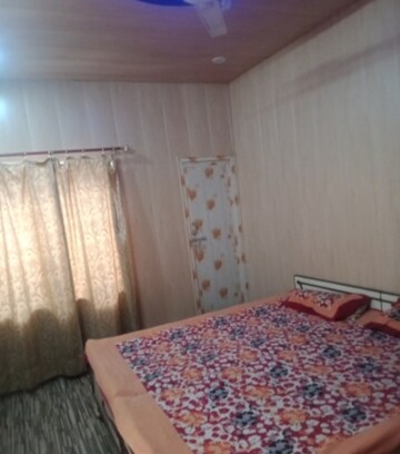 Bedroom in 1 RK Villa at Aliganj – for Rent