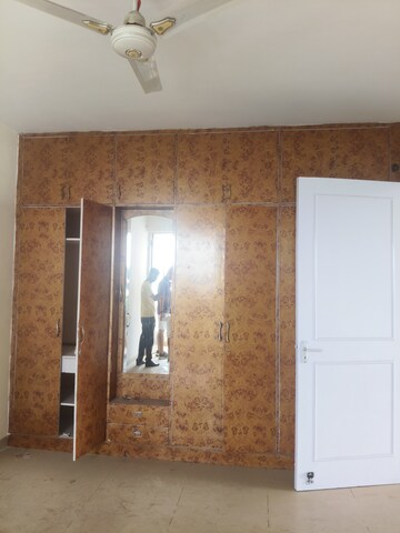 Room in 3 BHK Apartment at Eros Wembley Estate, Sector 50 – for Rent