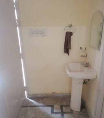 2 BHK Independent House For Rent in Jankipuram