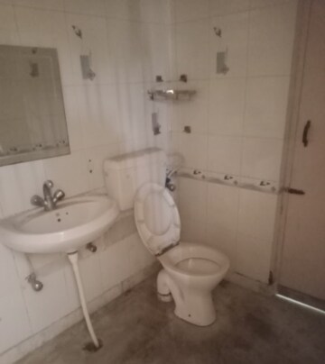 Bathroom in 2 BHK Independent House at Jankipuram – for Rent