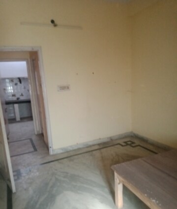 Room in 2 BHK Independent House at Jankipuram – for Rent