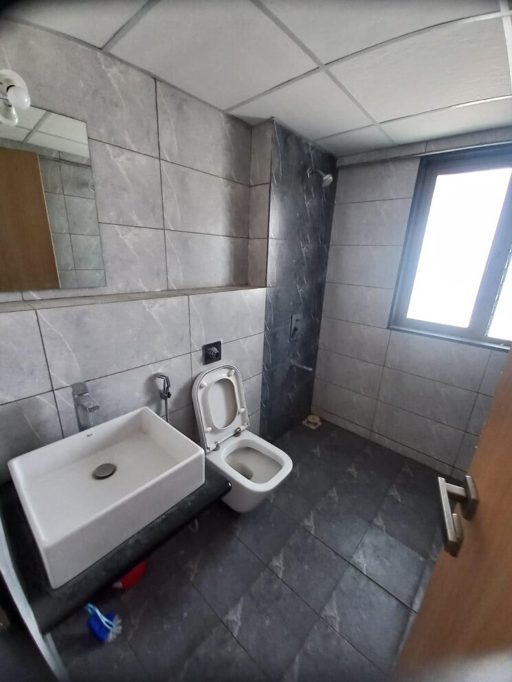 Bathroom, paranjape-blue-ridge 1 Bedroom 550 Sq.Ft. Apartment In Hinjewadi Pune 8730884